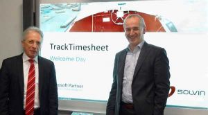 Jürgen Rosenstock und Peter Schneider präsentieren "TrackTimesheet" von Solvin auf dem Welcome Day 2014